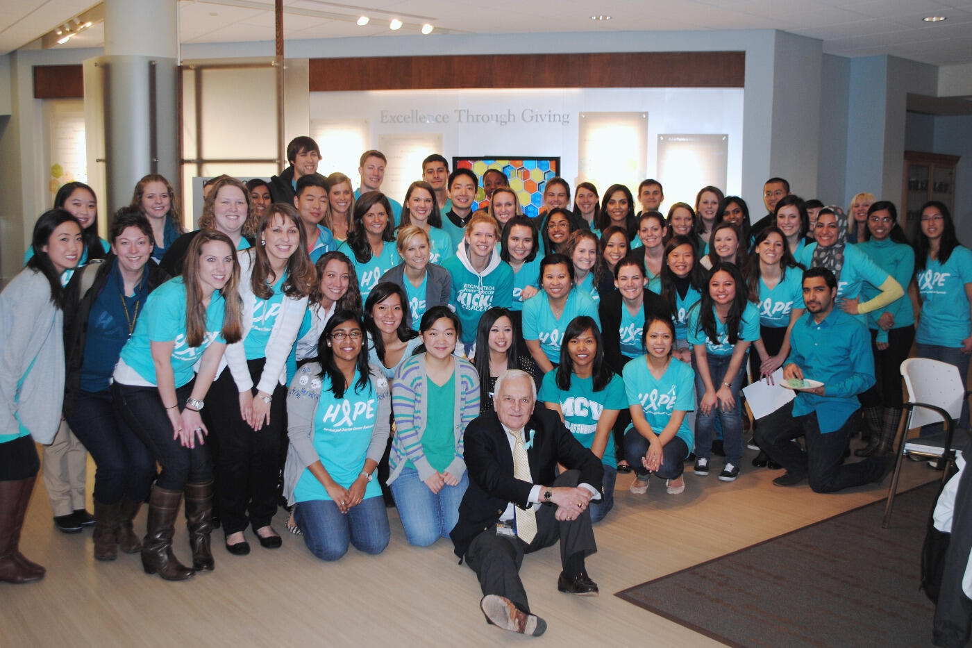 Yanchick with VCU School of Pharmacy students in 2013