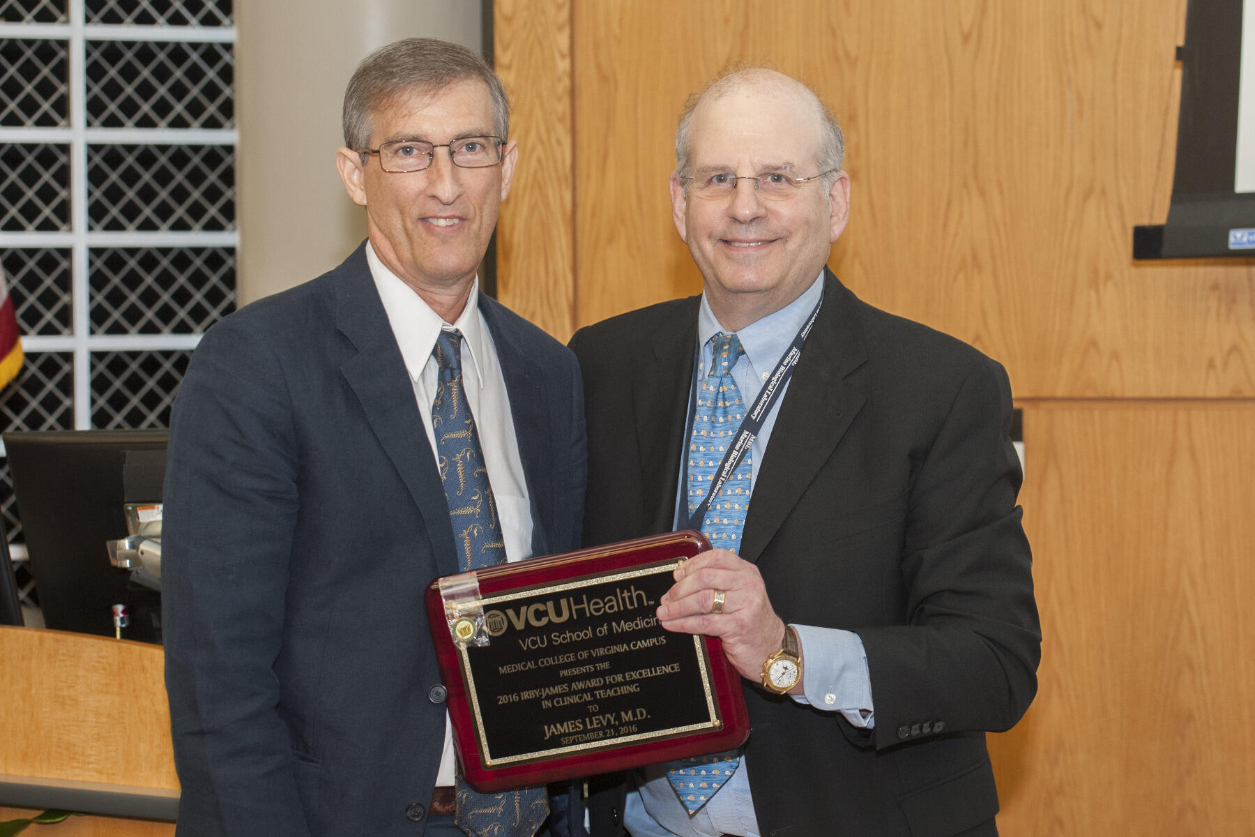 James Levy (left), M.D., professor in the Department of Internal Medicine, was one of this year’s recipients of the Irby-James Award for Excellence in Clinical Teaching, which recognizes superior teaching in clinical medicine. Jerome Strauss (right), M.D., Ph.D., dean of VCU School of Medicine, presented the award.