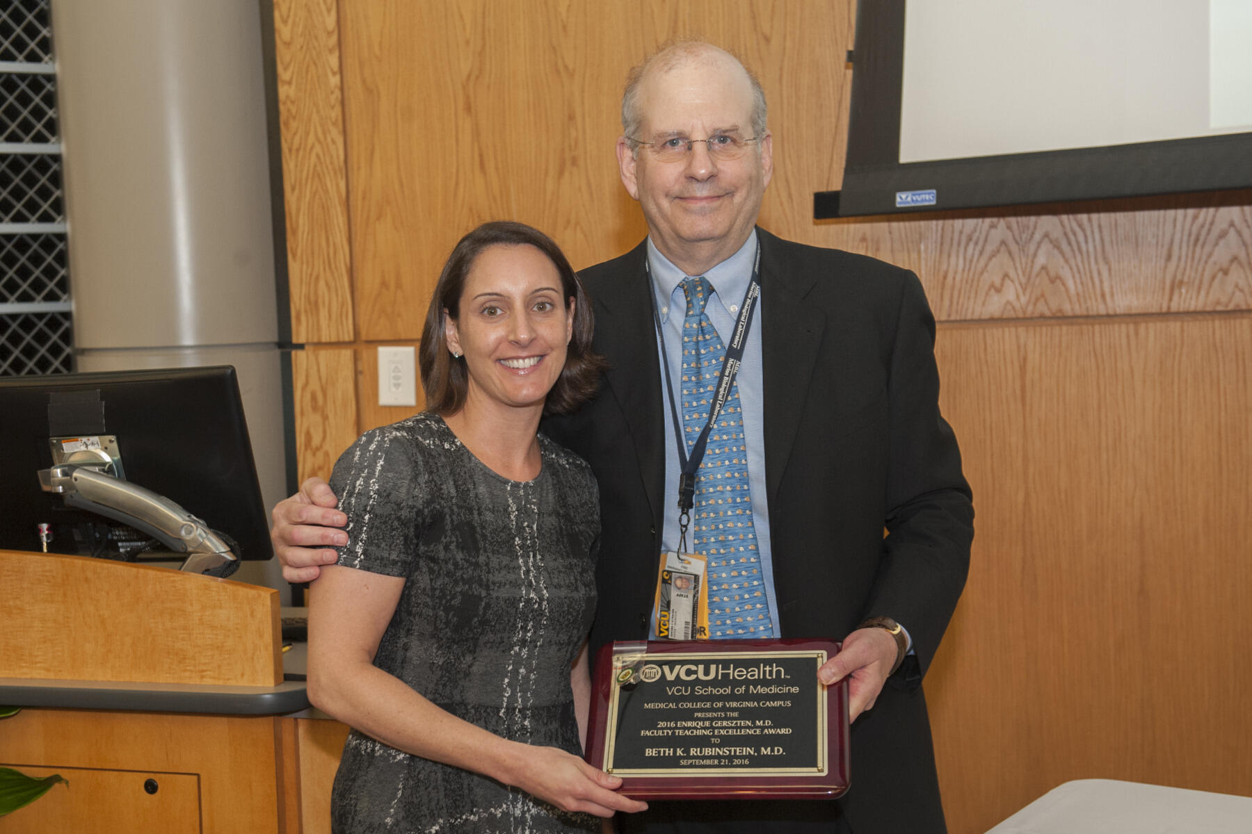 Beth K. Rubinstein (left), M.D., associate professor in the Department of Internal Medicine, was this year’s recipient of the Enrique Gerszten Faculty Teaching Excellence Award, the VCU School of Medicine’s highest recognition for teaching. Jerome Strauss (right), M.D., Ph.D., dean of VCU School of Medicine, presented the award.