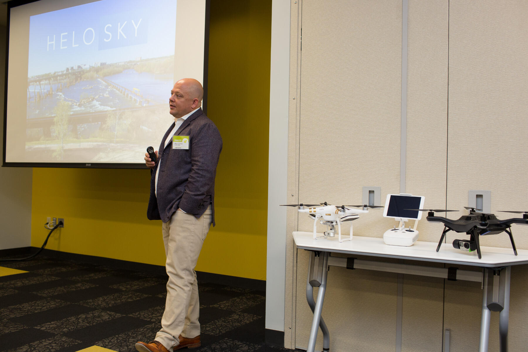 G. Blue Crump, a first-year graduate student in product innovation at the da Vinci Center, was part of the winning team in the graduate school division. Crump co-founded HeloSky, which created a new communication system for drones.