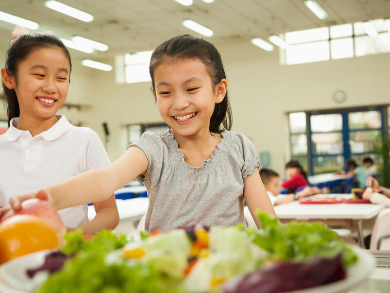 School salad bars encourage kids to make healthier choices, according to new VCU research. (Getty Images)