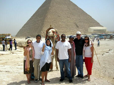 The VCU contingent pose in front of an Egyptian pyramid this summer. Photo courtesy of Donovan Astwood
