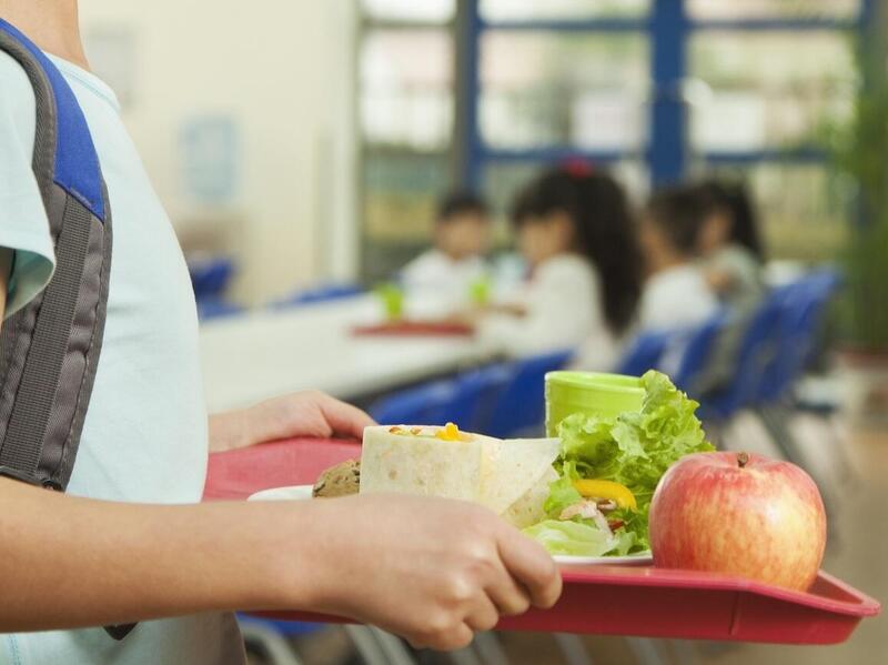 A new study led by VCU and Children’s Hospital of Richmond at VCU researchers found that meals selected by students at six Title I elementary schools met most federal nutrient recommendations. But it also found that fewer children met recommendations for intake of total calories, calcium, iron, vitamin A, vitamin C and fiber. (Getty Images)