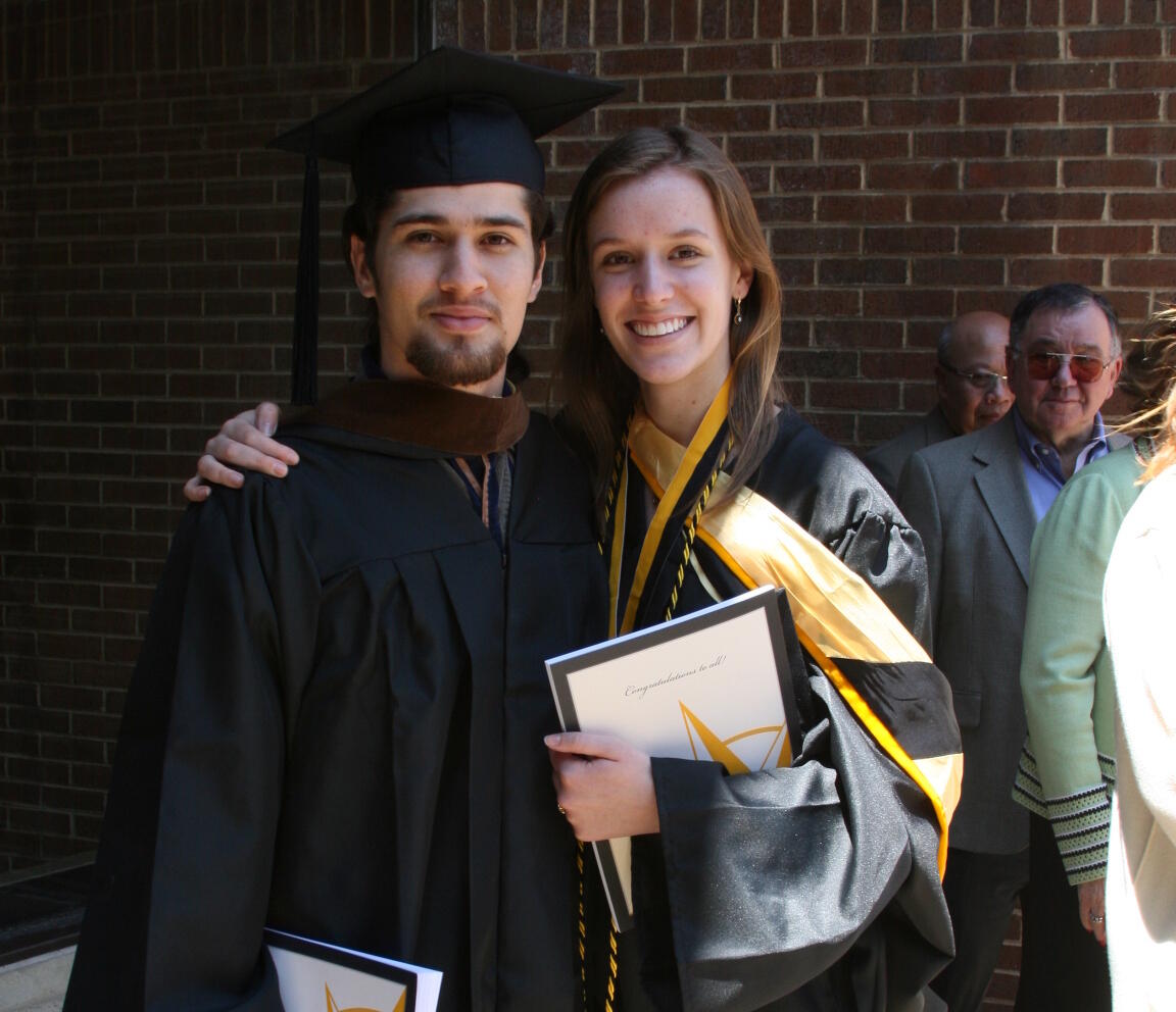 Oscar Contreras and his wife, Rachel, at their VCU graduation. 