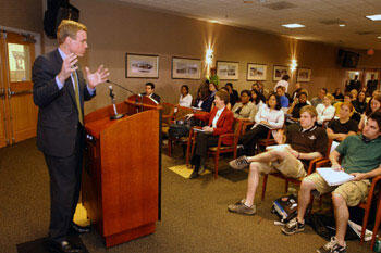 Gov. Mark R. Warner speaks to students enrolled in VCU’s Virginia Capital Semester program at the Siegel Center.

Photo by Allen Jones, VCU Creative Services