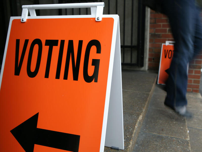 Sign denoting where to vote. 