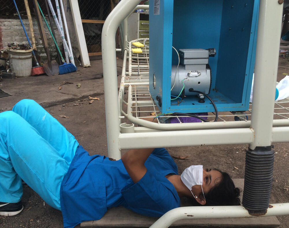Improving patient health also means ensuring hospitals have working equipment. As an engineering student, Shruthi Muralidharan (B.S. ’15/En) traveled to Nicaragua where she mended broken machines.