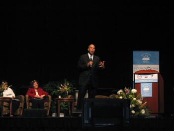 Newark, N.J., Mayor Cory Booker, detailed his battle to clean up his city’s deteriorating and drug-infested neighborhoods and the critical support of Newark resident Virginia Jones, who served as an inspiration.  Photo by Mike Porter/VCU Office of University News Services. 