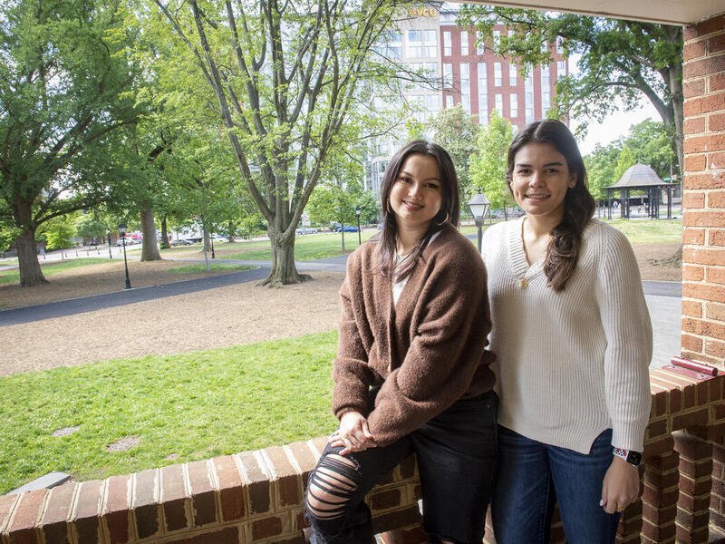 Daniela Negrete (left) and Mariana Fernandes Gragnani have helped lead Collective Corazón, a student organization that aims to break down cultural barriers in health care. (Tom Kojcsich, Enterprise Marketing and Communications)
