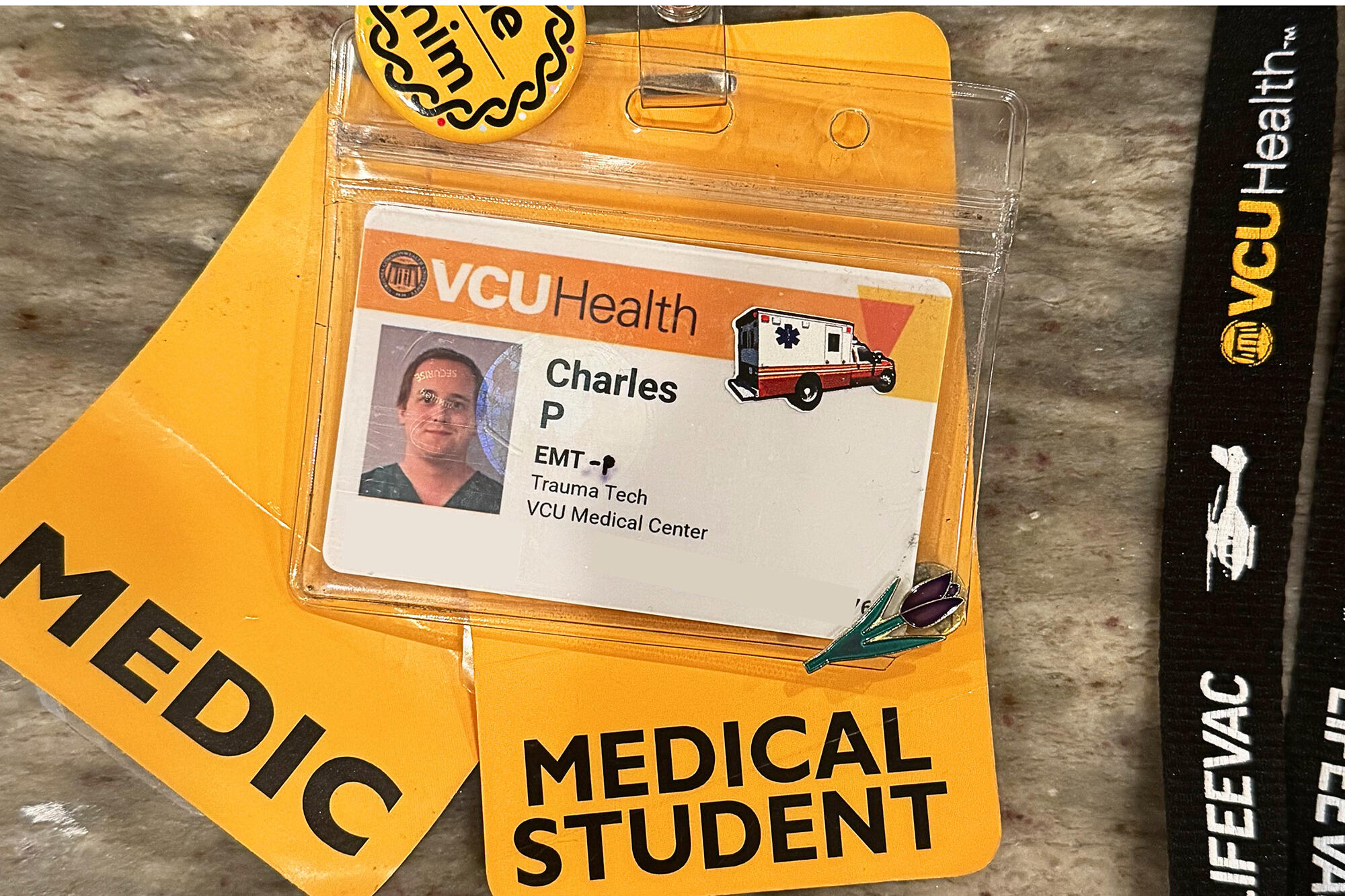 A photo of a VCUHealth Studednt badge.