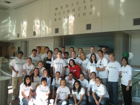 DOCS volunteers met on the MCV Campus for bagels and coffee before heading to their project sites. Image courtesy of Bethany Morehouse.