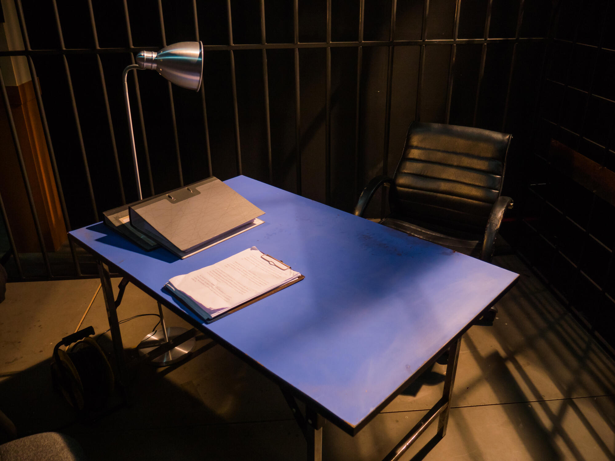 A photo of an interrogation table